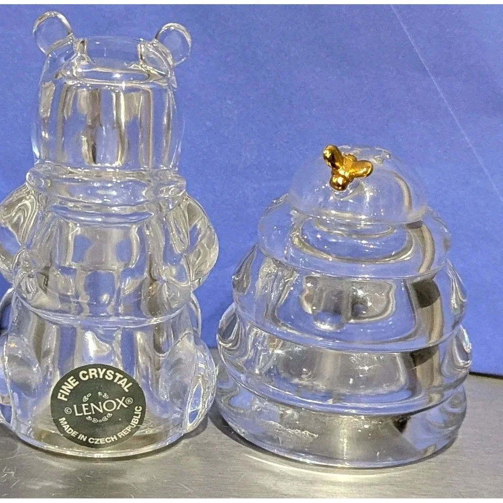LENOX WINNIE THE‎ POOH Crystal Glass Salt & Pepper Shaker Set. Pooh & Honey Pot